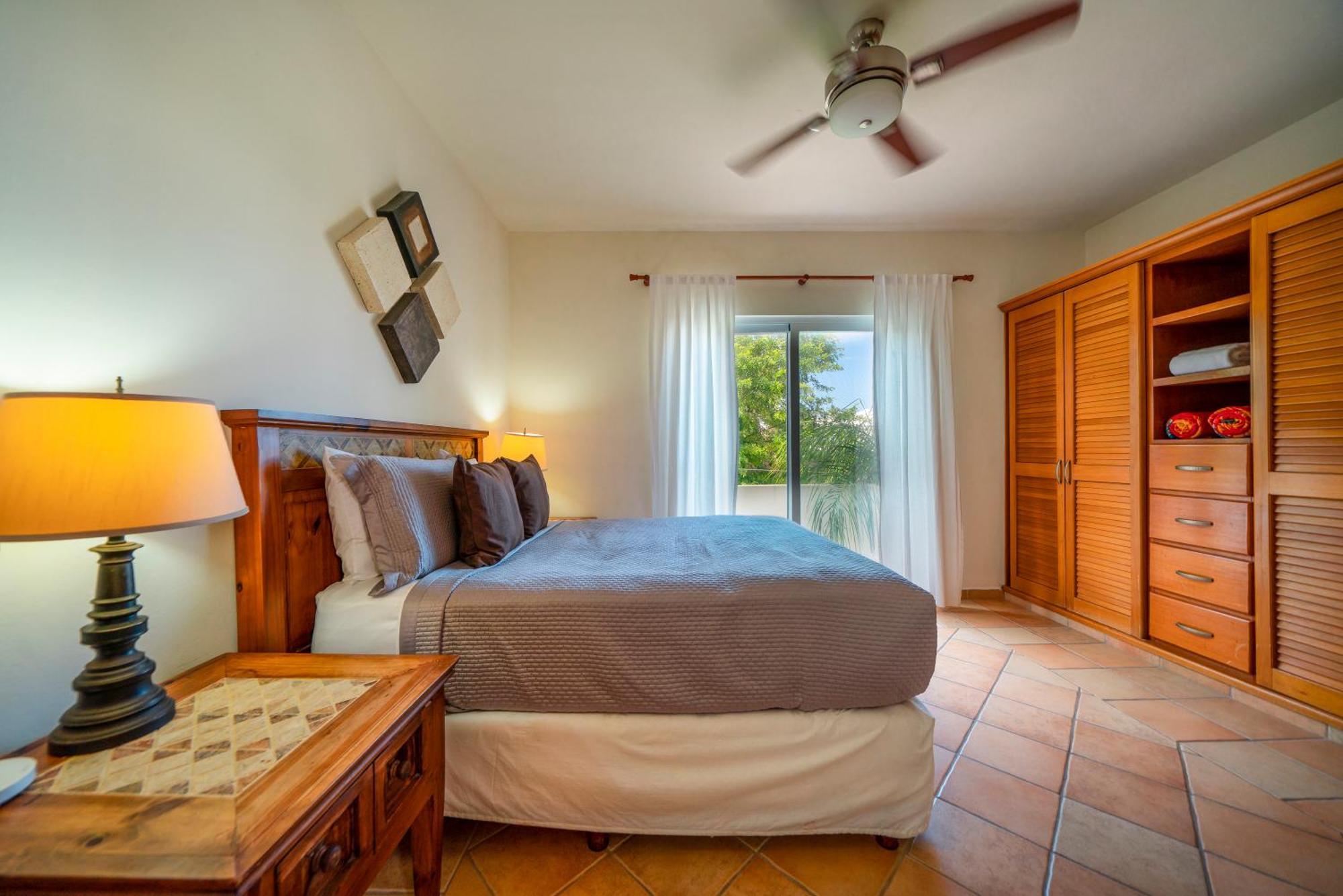 Classic On 5th Avenue , Steps From The - Mclaren * Playa del Carmen