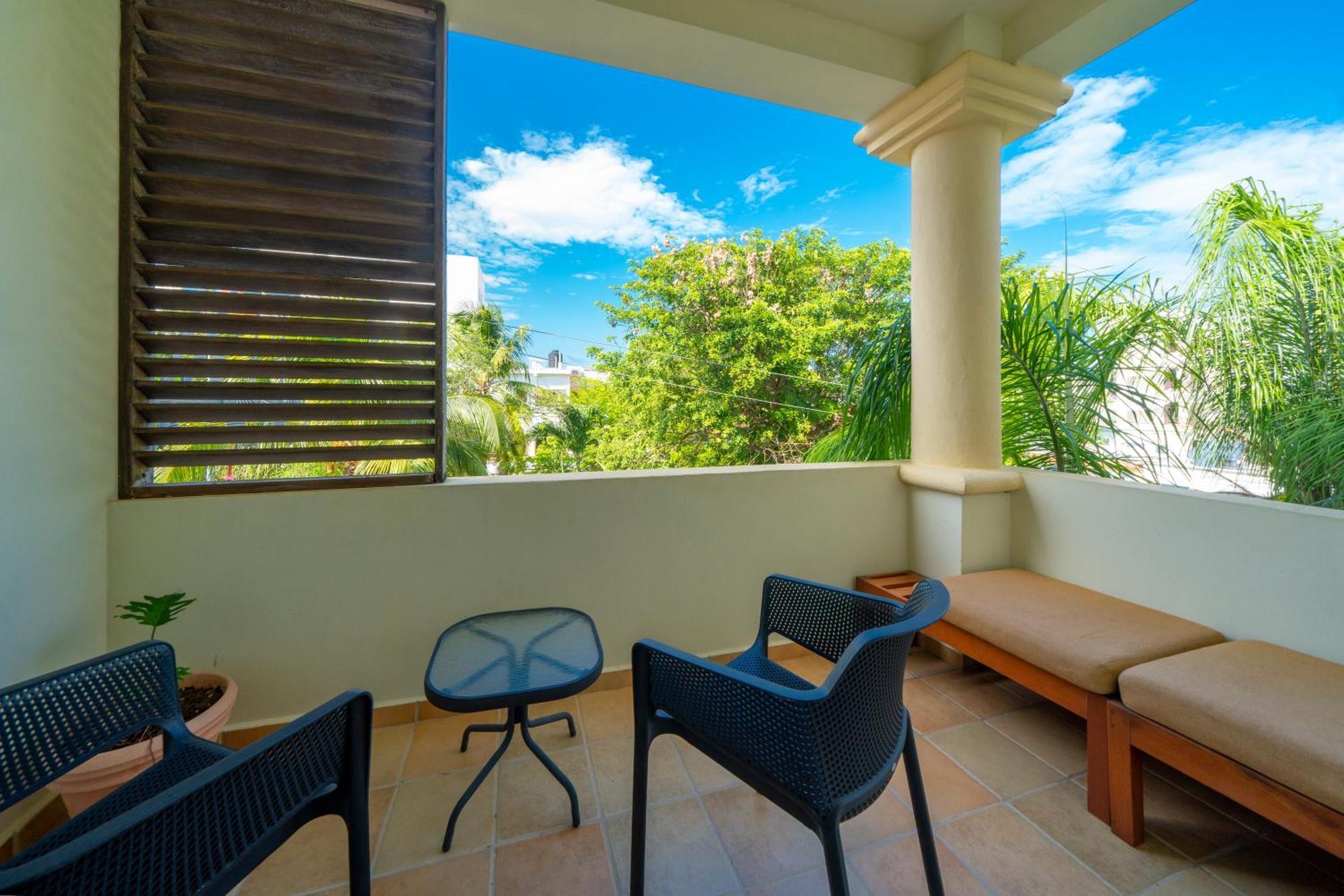 Classic On 5th Avenue , Steps From The - Mclaren Apartamento Playa del Carmen